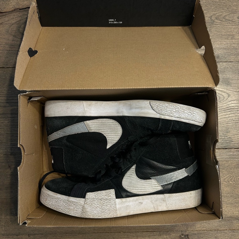 Nike Blazer Mid Black Suede Sneakers Men’s Size 11 Gray Swoosh Pre-Owned